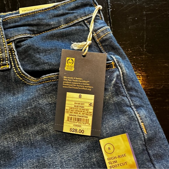 NWT Universal Threads Size 8 Wide Leg Bootcut Jeans Denim Blue Mom Jean Y2k - Picture 8 of 10